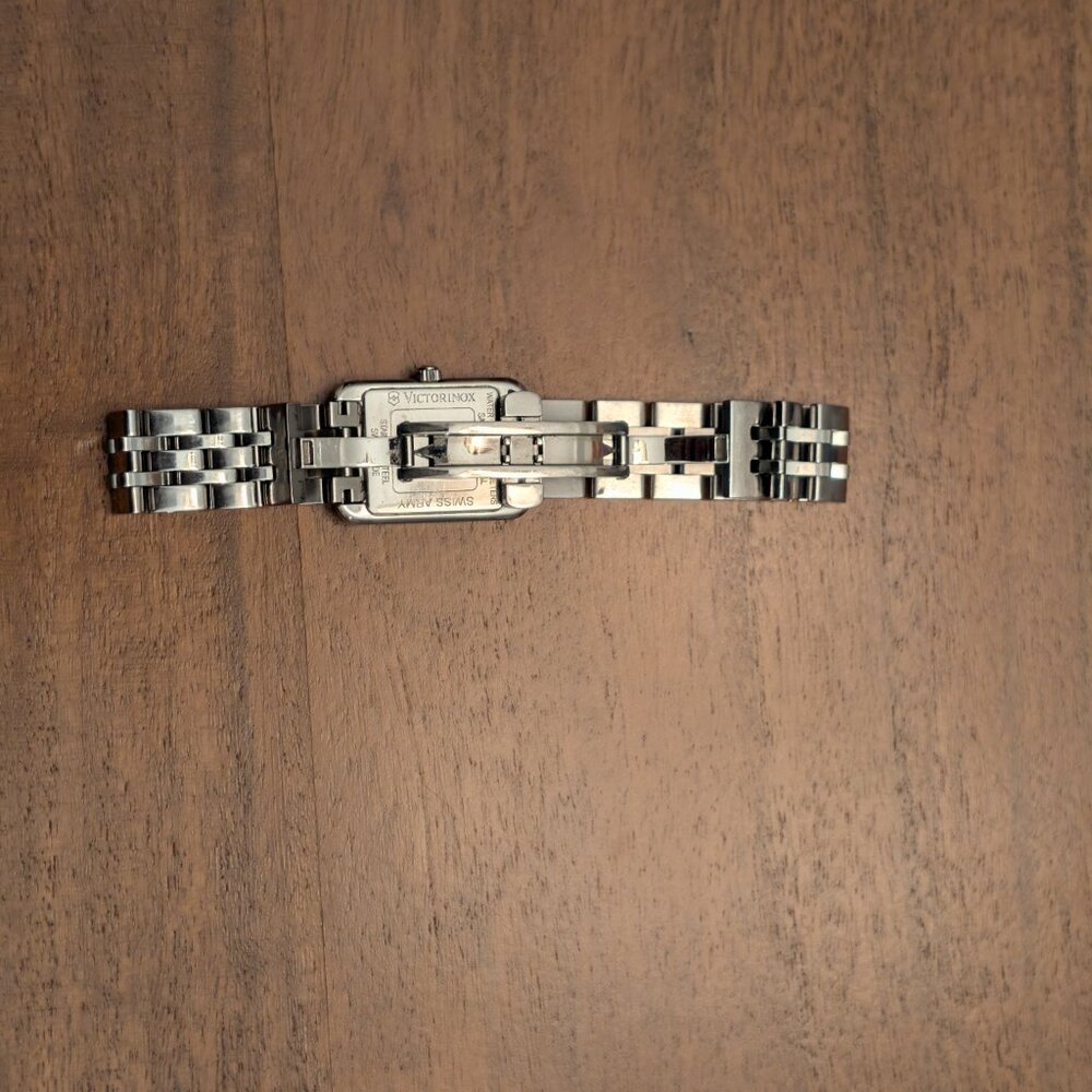 Swiss Army Alliance Diamond Tank 24776 Women's Watch + 18 Diamonds - Picture 7 of 8
